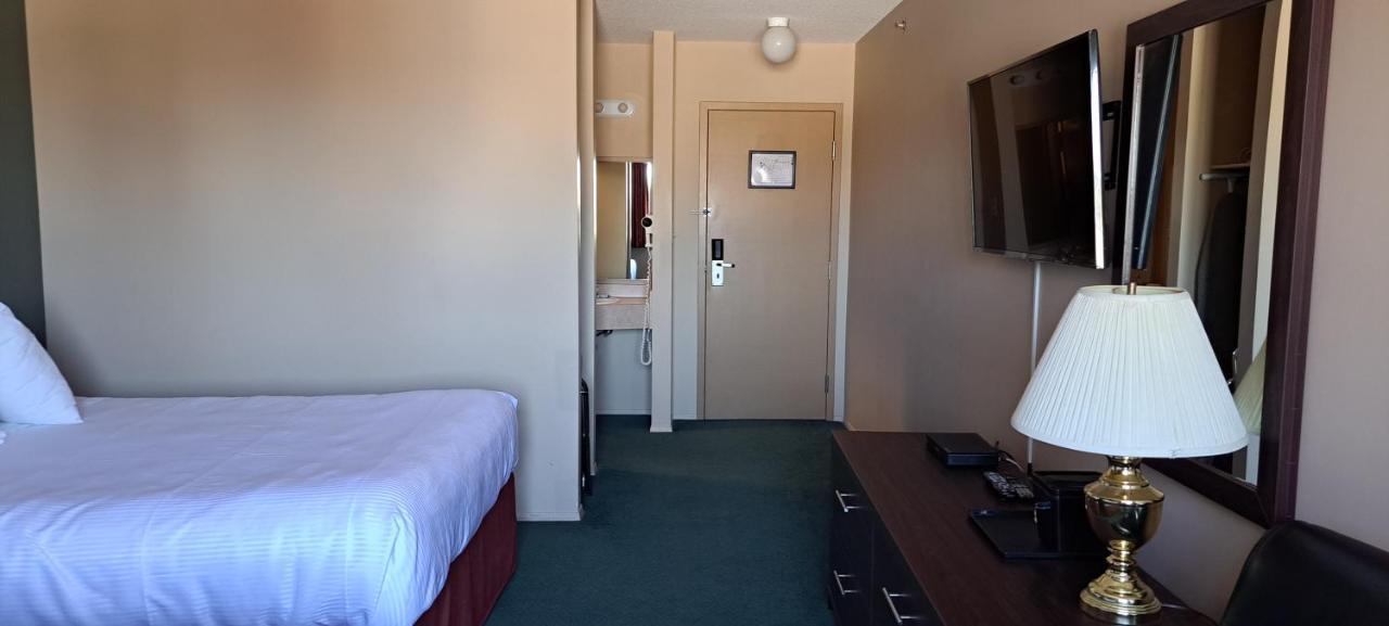 Hotel Travelodge By Wyndham Lacombe